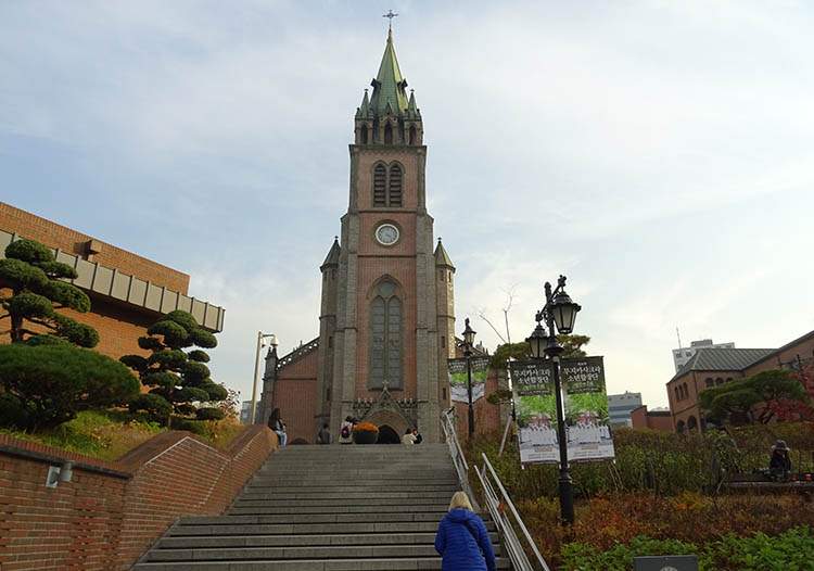 katedra Meyong-dong Seul kościół katolicki religia Korea Południowa