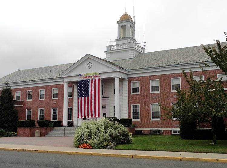 Longi Island ciekawostki Nowy Jork West Babylon Town Hall