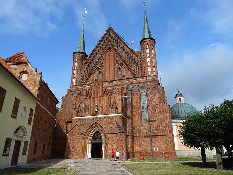 Frombork ciekawostki zamek kościół Kopernik