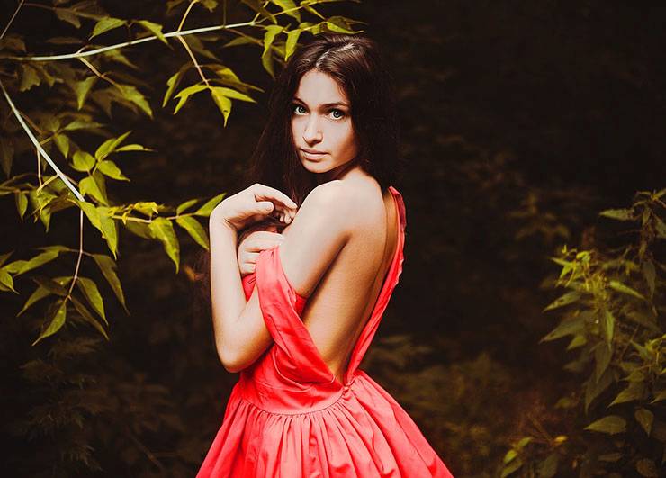 erotyka kobieta brunetka 