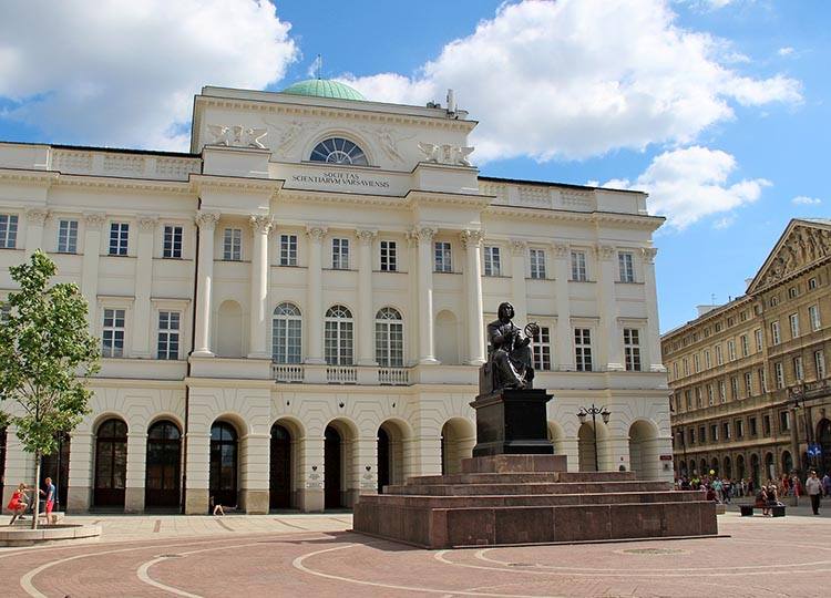 pomnik Mikołaja Kopernika w Warszawie anegdoty astronom Warszawa