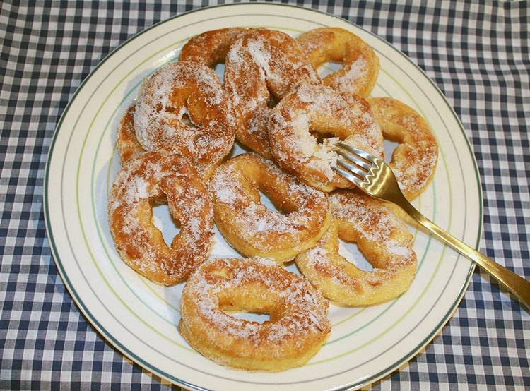 pączki ciekawostki Tłusty Czwartek dowcipy zapusty pączek