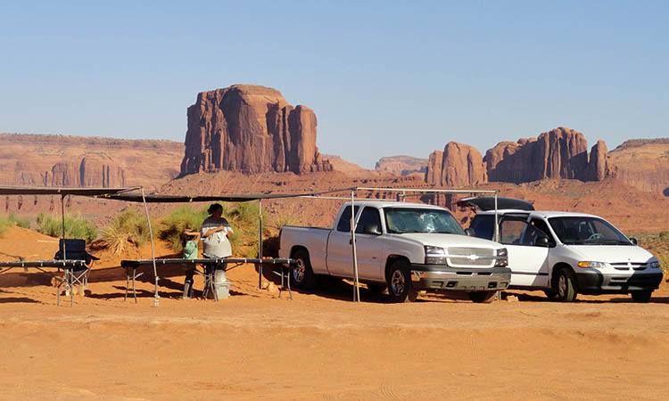 zwiedzanie Monument Valley dolina pomnikow Utah USA podróże atrakcje pustynia skały