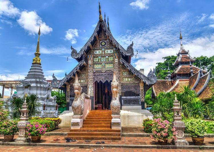 świątynia Chiang Mai w Tajlandii atrakcje zabytki wakacje