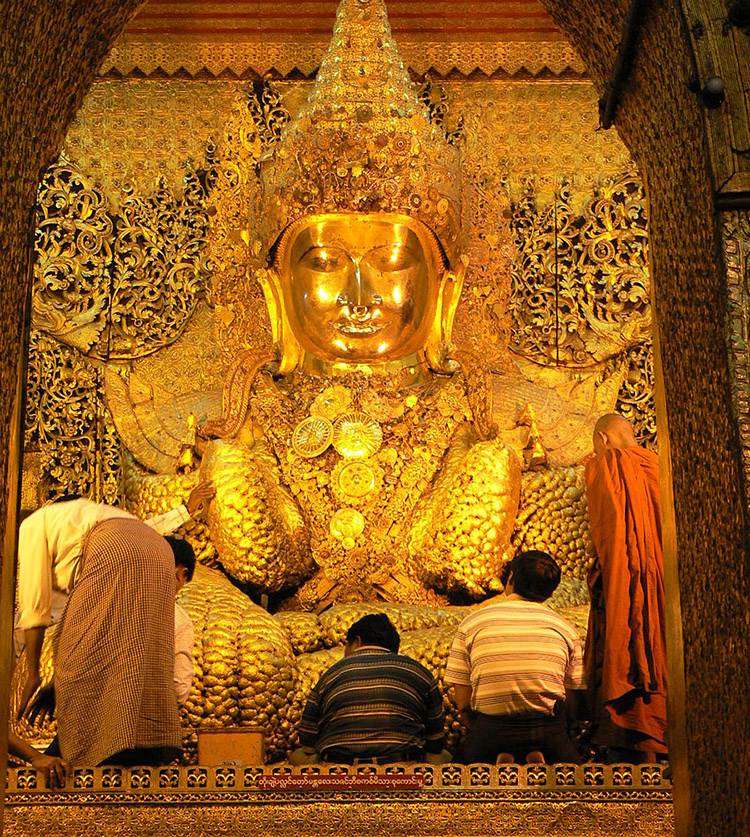 Budda Mahamuni w Birmie Mjanma