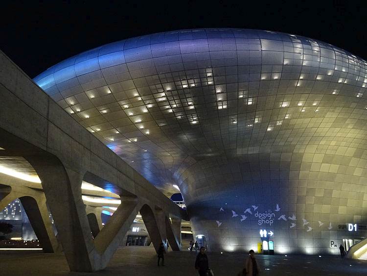 Dongdaemun Seul Korea Południowa Zaha Hadid