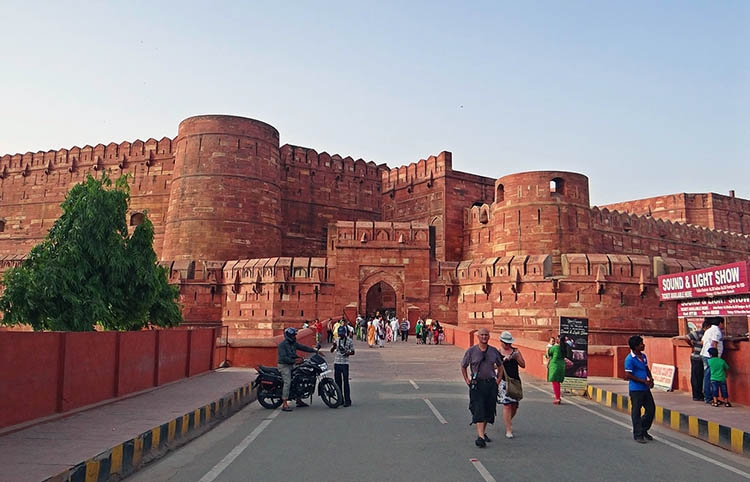 Fort Agra Indie ciekawostki atrakcje kultura zabytki