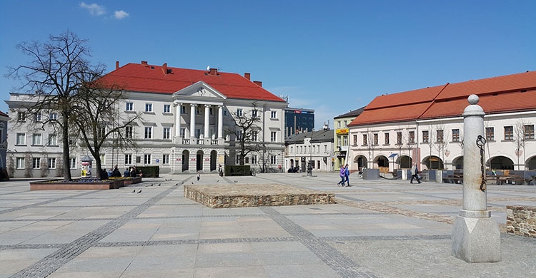 kielecki rynek atrakcje Kielc zabytki co zobaczyć w Kielcach
