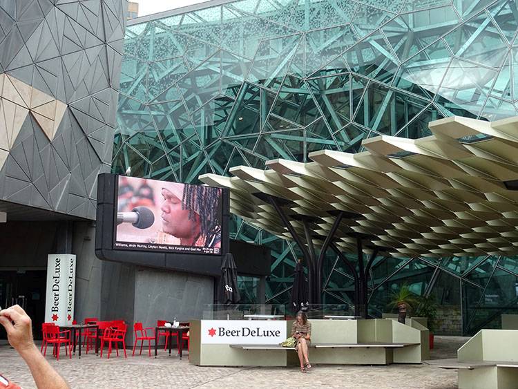 Federation Square Melbourne ciekawostki atrakcje Australia