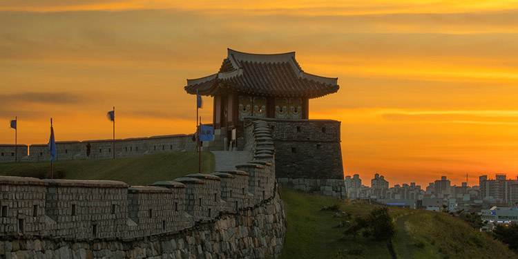 Suwon Hwaseong atrakcje zabytki ciekawostki Korea Południowa