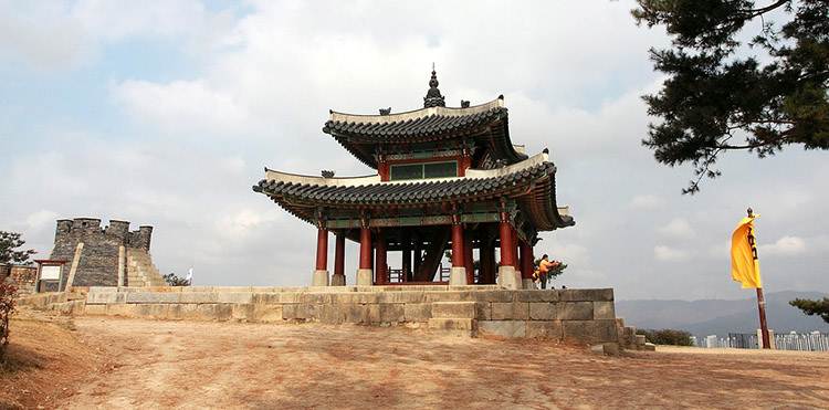 Suwon Hwaseong atrakcje zabytki ciekawostki Korea Południowa