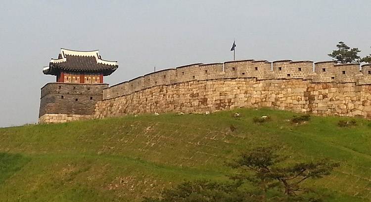 Suwon Hwaseong atrakcje zabytki ciekawostki Korea Południowa