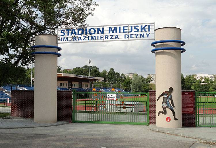 Stadion Kazimierza Deyny w Starogardzie Gdańskim atrakcje sport