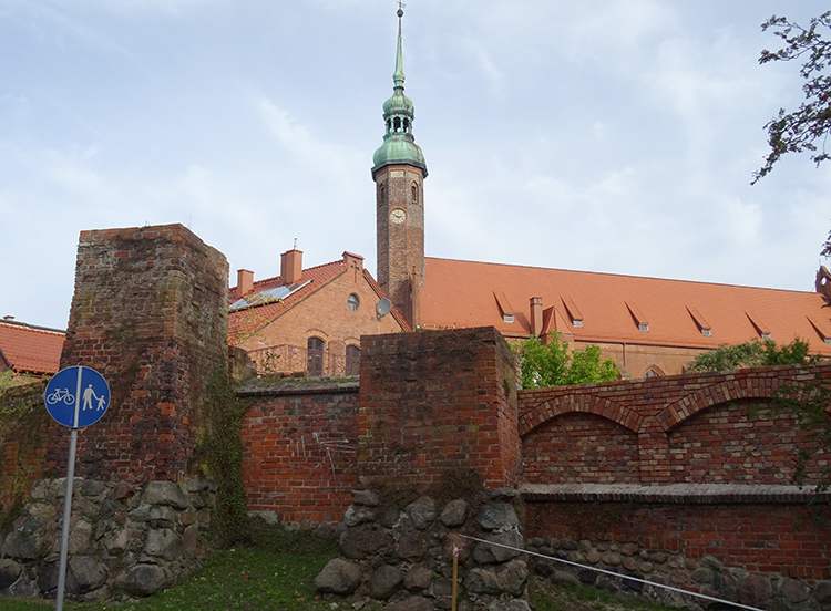 mury obronne Słupska atrakcje zabytki co zobaczyć w Słupsku