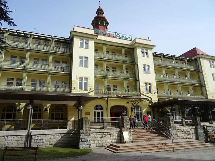 sanatorium Wielka Pieniawa w Polanicy- Zdroju Park Zdrojowy