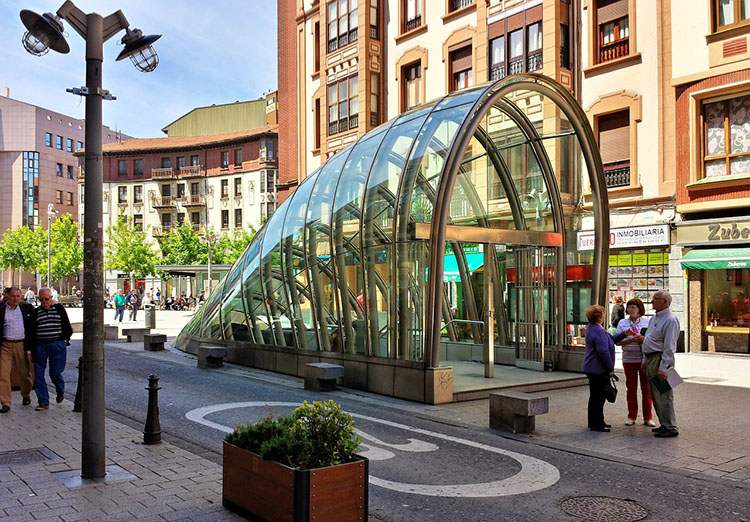 stacja metra metro Bilbao ciekawostki