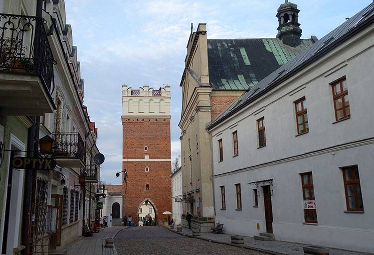 Brama Opatowska miasto Sandomierz ciekawostki zabytki atrakcje