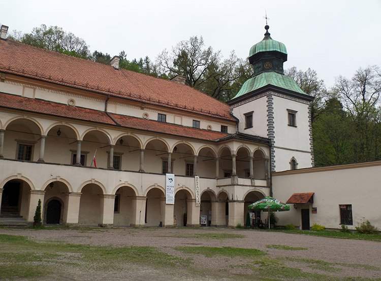 zamek Sucha Beskidzka ciekawostki