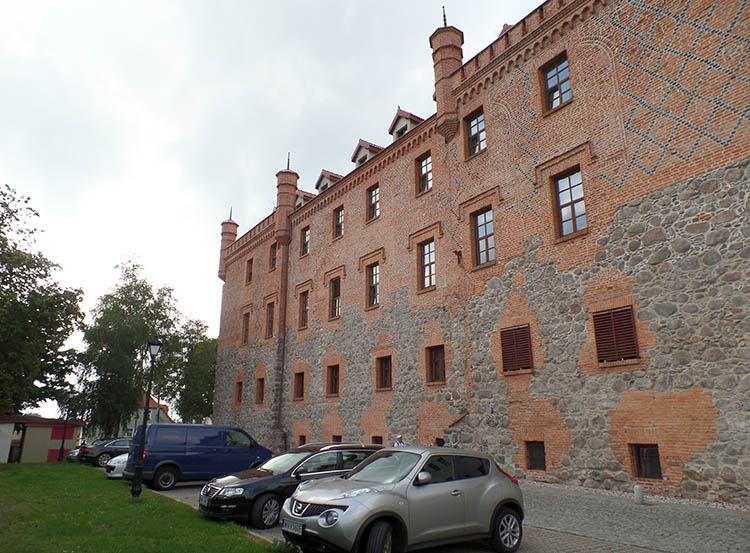 zamek krzyżacki Ryn ciekawostki atrakcje Mazury