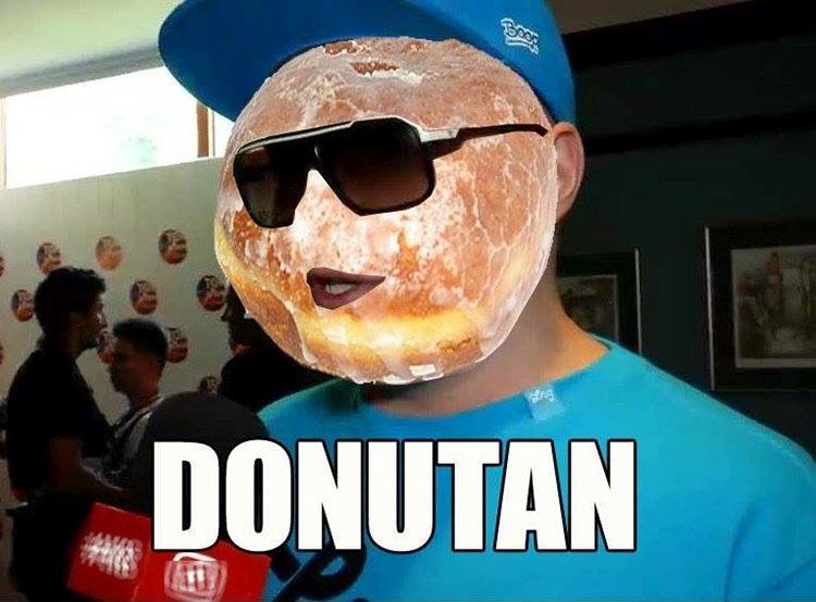 Donatan pączek mem