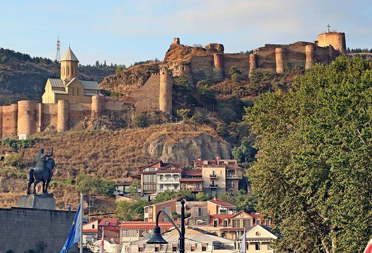 Narikala zamek Tbilisi ciekawostki atrakcje Gruzja stolica miasto