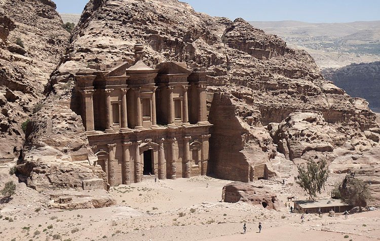 Ed Deir Petra pustynny Jordania ciekawostki atrakcje