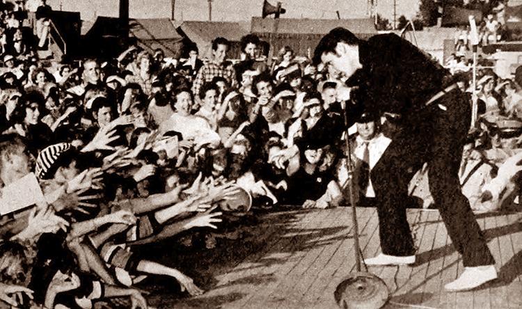marzec 1957 koncert ciekawostki Elvis Presley gitara piosenki