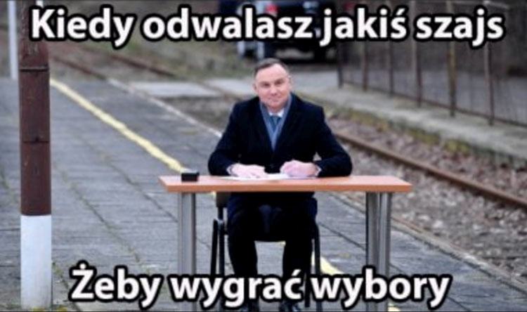 prezydent Andrzej Duda memy peron Końskie ustawa