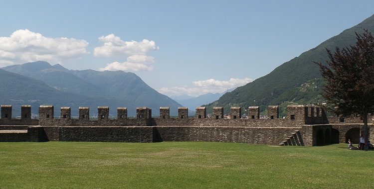 Castelgrande Bellinzona ciekawostki Szwajcaria atrakcje zabytki