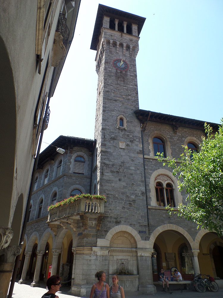 Bellinzona ciekawostki Szwajcaria atrakcje zabytki