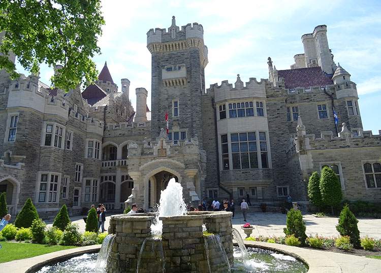 Casa Loma zamek Toronto ciekawostki Kanada atrakcje