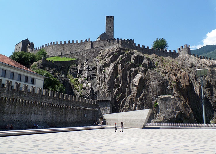 Castelgrande Bellinzona ciekawostki Szwajcaria atrakcje zabytki