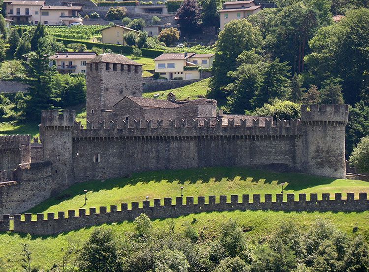 Castello di Montebello Bellinzona ciekawostki Szwajcaria atrakcje zabytki