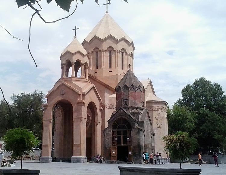 Kościół Katoghik Erywań ciekawostki atrakcje zabytki Armenia Yerevan