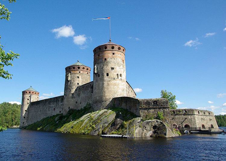 Savonlinna zamek Finlandia ciekawostki zabytki atrakcje
