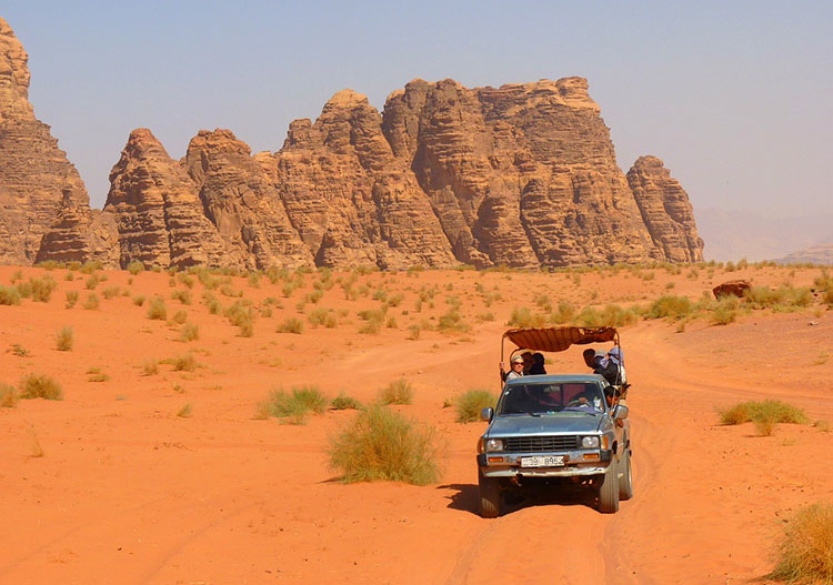 Wadi Rum dolina Jordania ciekawostki atrakcje