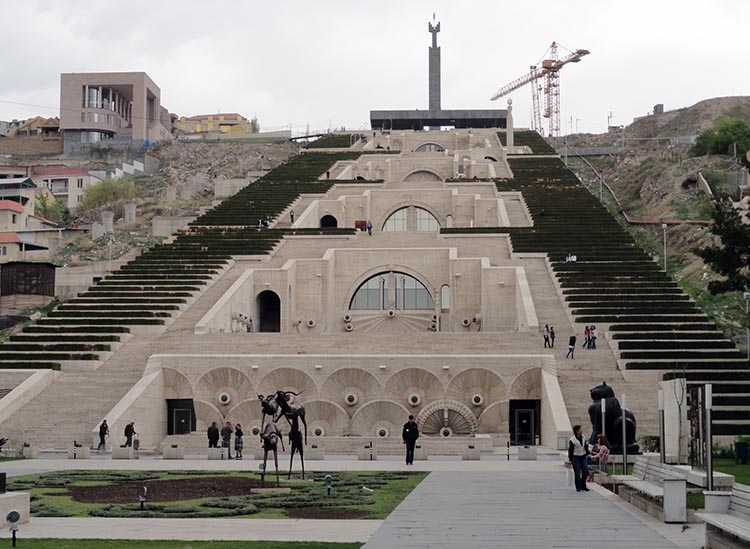 kaskady Erywań ciekawostki atrakcje zabytki Armenia Yerevan