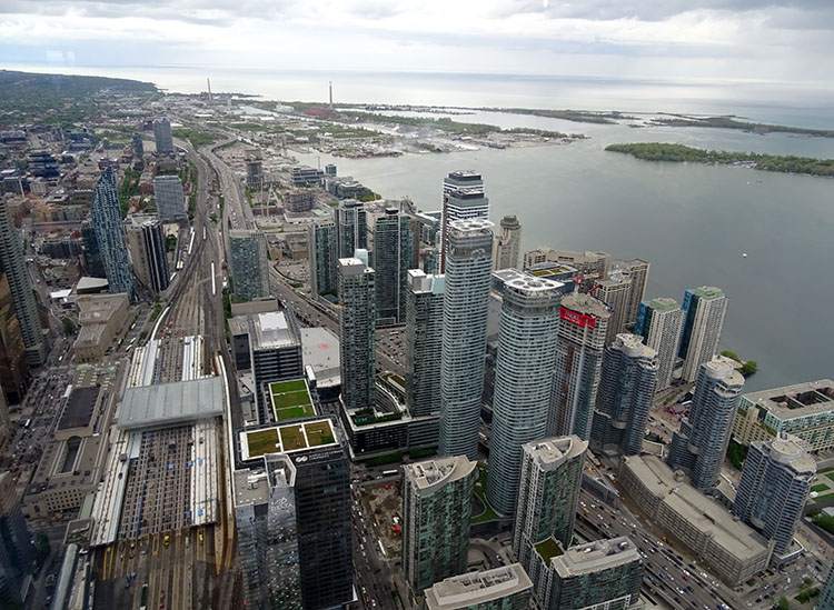 wieża panorama CN Tower  Toronto ciekawostki Kanada atrakcje