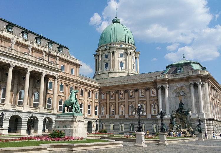 zamek królewski Budapeszt Węgry ciekawostki atrakcje Węgry