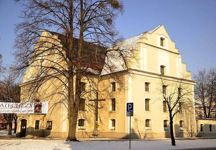 Nowy Tomyśl kościół ciekawostki zabytki atrakcje