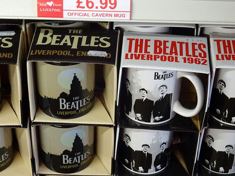 Beatlesi gadżety pamiątki kubki