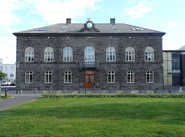 parlament Islandii Reykjavik atrakcje ciekawostki Islandia