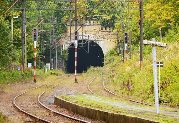 tunel kolejowy Redułtowy ciekawostki atrakcje zabytki