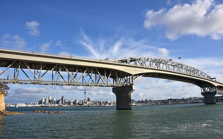 most Auckland Harbour Bridge ciekawostki Nowa Zelandia atrakcje