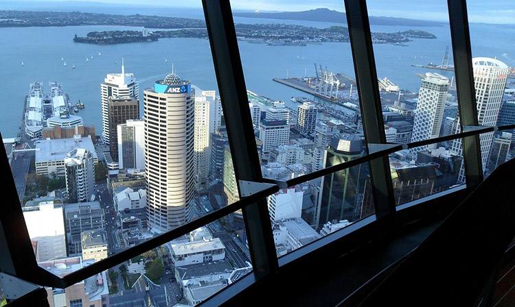 Sky Tower Auckland ciekawostki Nowa Zelandia atrakcje