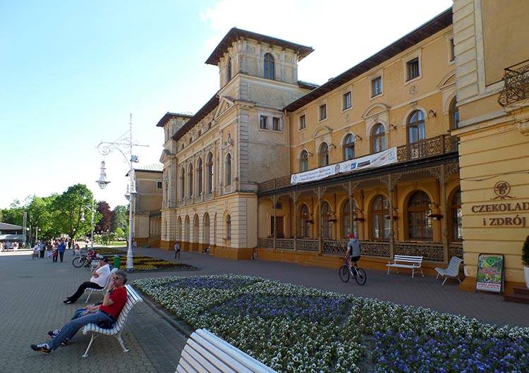 Stary Dom Zdrojowy deptak w Krynicy-Zdroju atrakcje znane uzdrowiska