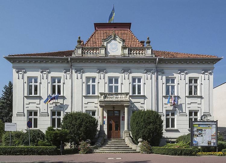 ratusz Tarnobrzeg ciekawostki atrakcje zabytki