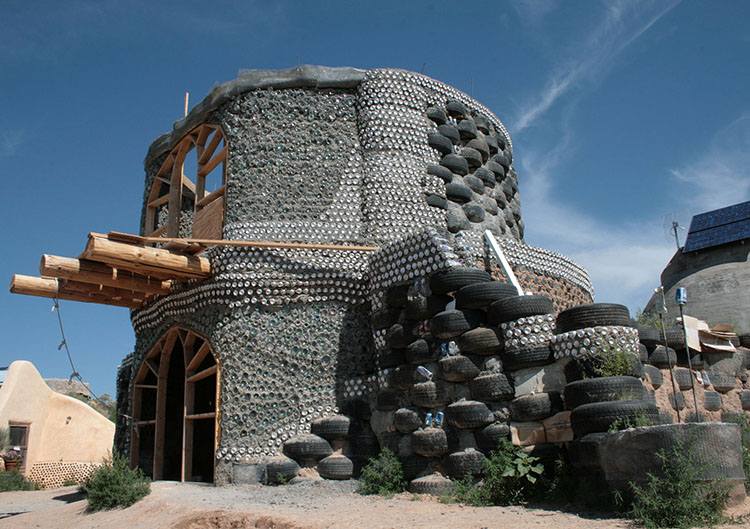 Earthship dom ekologiczny