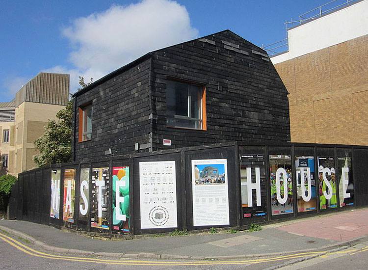 Waste House Brighton Anglia ekologia budownictwo domy z recyklingu ekologiczne