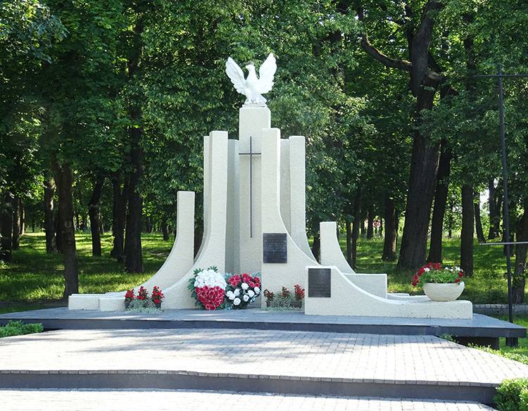 pomnik Rejowiec Fabryczny ciekawostki informacje atrakcje miasto lubelskie